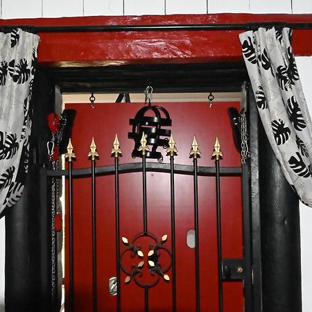 Love Room Donjon Dol In Love Bdsm Dol-de-Bretagne Exterior foto
